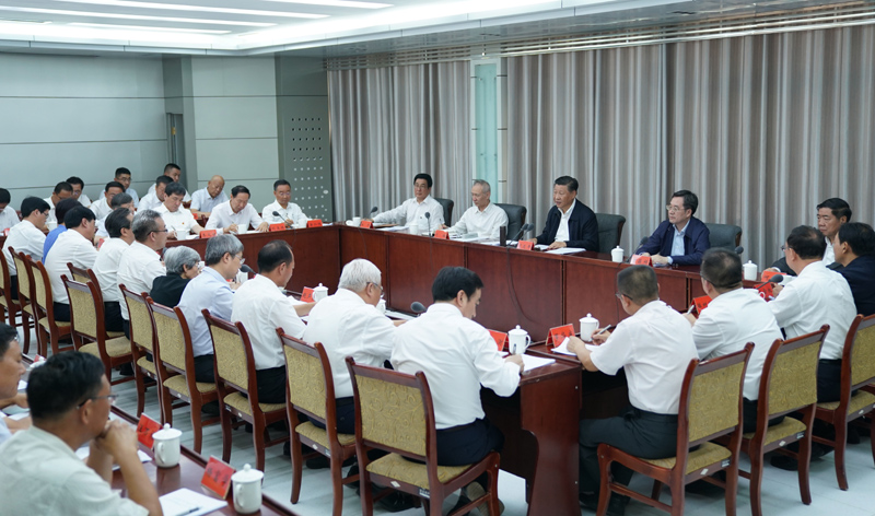 8月19日至22日，中共中央總書記、國家主席、中央軍委主席習近平在甘肅考察。這是19日下午，習近平在敦煌研究院同有關專家、學者和文化單位代表座談并發(fā)表重要講話。